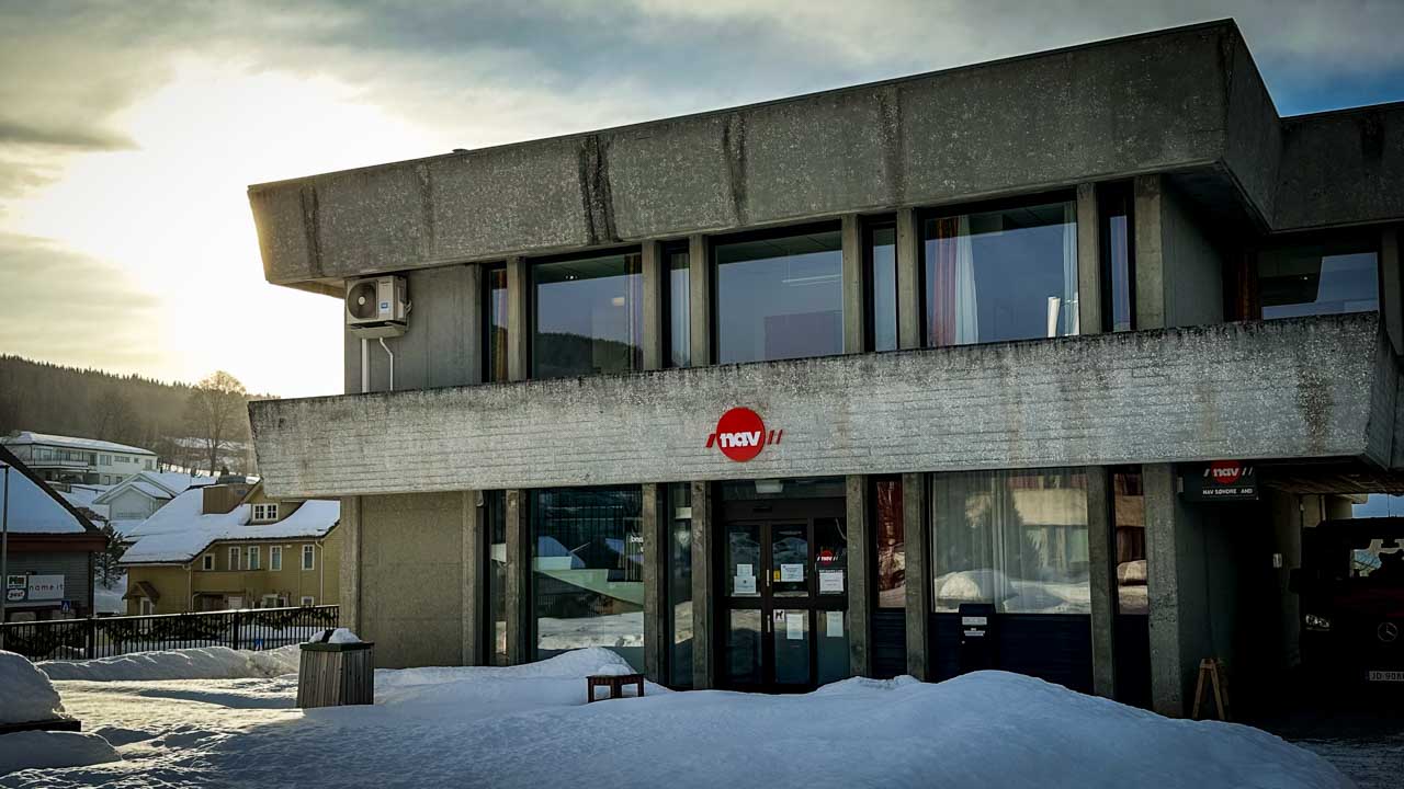 Bilde av hovedinngangen på NAV i Søndre Land, fasade utendørs