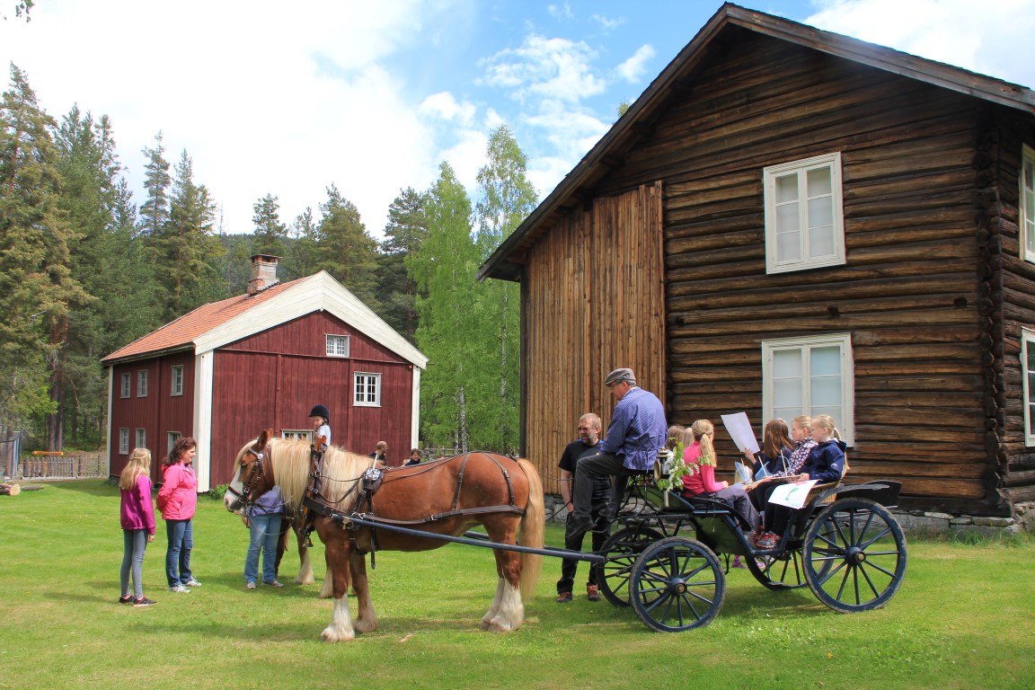 Hesteskyss på Lands Museum sommer